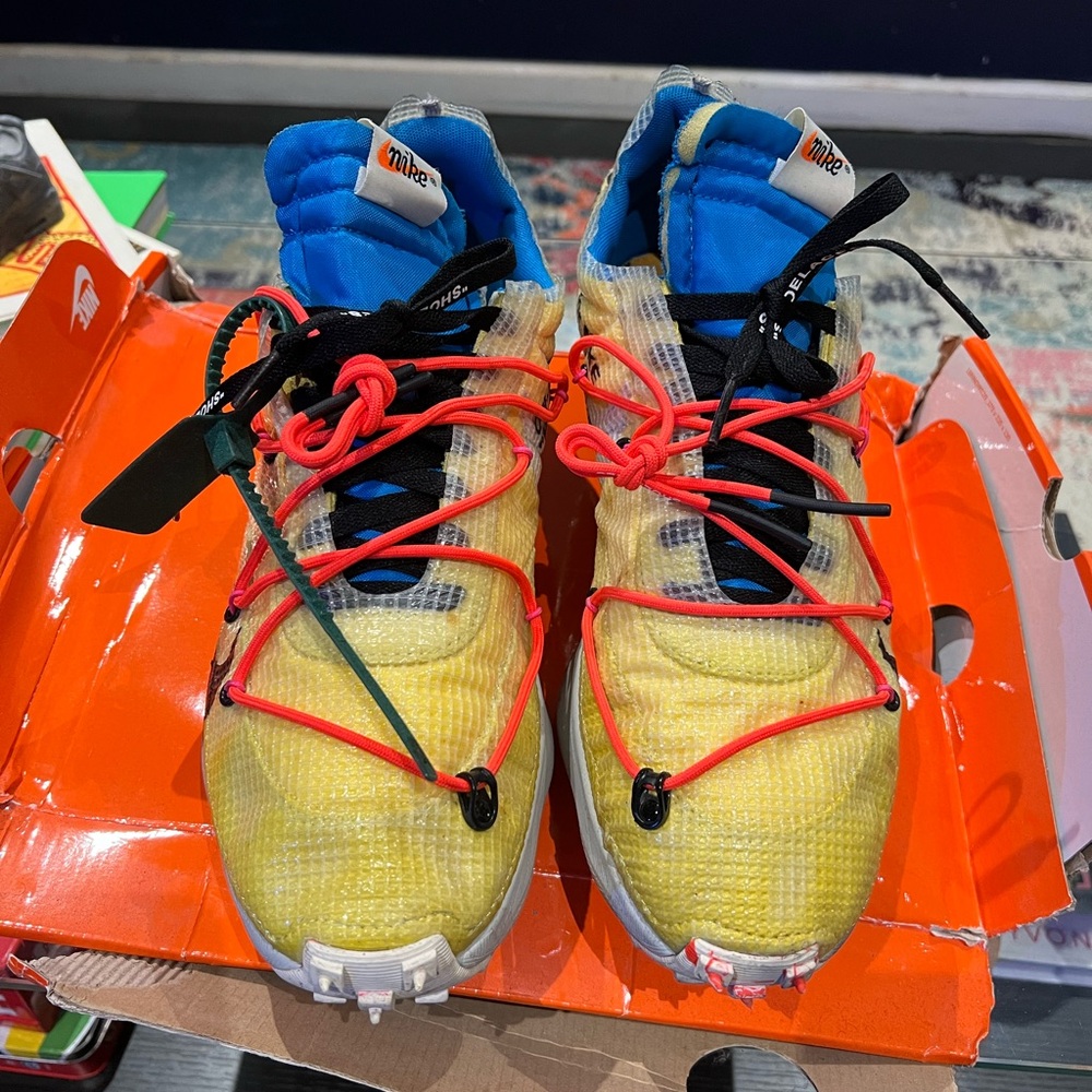 Men’s off-white Virgil Abloh Nike.